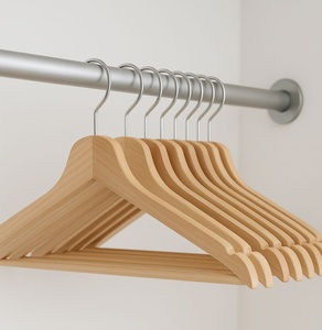 Percha Organizadora de Ropa de una Sola Pieza, con Logotipo Personalizado, Hecha a Mano, Artesanal, de Madera Resistente, con Acabado Lacado - Product Image 5