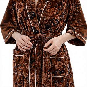 Bata Kimono de Terciopelo para Mujer, Tallas Grandes, Elegante, Suave, Lujosa, Estilo Vintage, Casual, con Estampado Floral Hecho a Mano, Manga Media, Transpirable - Product Image 4