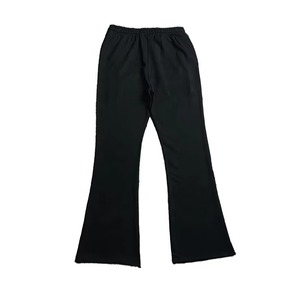 Ensemble de survêtement d'hiver premium pour homme, coupe évasée, avec logo personnalisé, deux pièces, coupe-vent, sweat à capuche court et pantalon évasé, pour usage quotidien - Product Image 3