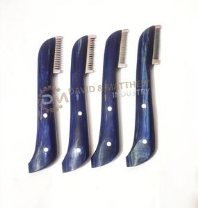 Couteau de toilettage pour animaux en acier inoxydable, lot de 2 pièces avec manche en bois, écologique, à dents fines/moyennes, pour terriers - Product Image 3