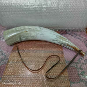 Cuerno de Buey Blanco Extra Grande con Correa de Cuero, Instrumento Musical Tradicional Hecho a Mano a Precio Económico - Product Image 3