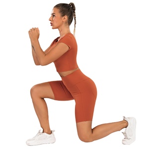 Ensemble de sport côtelé sans couture pour femme, personnalisable en gros, idéal pour la course, le fitness et le yoga - Product Image 1