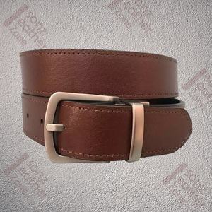 Cinturones de piel de vaca de grano superior auténtica para hombre al por mayor 2024 con hebilla de aleación de longitud personalizada material de zinc - Product Image 1