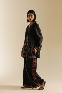 Kurta Kurti à manches longues brodée noire, col en V, coupe ample, en coton, tenue formelle traditionnelle indienne pakistanaise pour femmes - Product Image 2