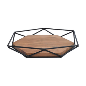 Plateau hexagonal en bois encastré dans un cadre en fil métallique noir géométrique, design industriel moderne pour les espaces contemporains - Product Image 4