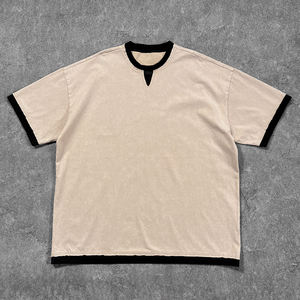 T-shirt à manches courtes pour homme avec bordure contrastée noire, col rond, tricoté, couleur unie, décontracté - Product Image 1