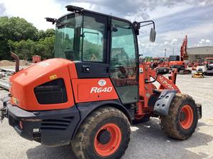 Chargeuse sur pneus Kubota R640 haute performance, machine de construction robuste, certifiée CE, moteur Euro5/EPA fiable - Product Image 3