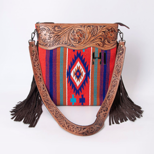 Sac bandoulière en cuir de vachette style bohème avec pompon, inspiré des couvertures de selle en laine occidentales - Product Image 2