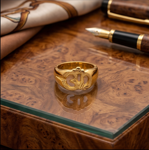 DIVYORO Anillo festivo clásico para hombre chapado en oro con símbolo OM recortado - Product Image 2