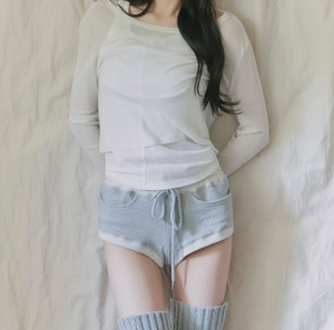 Shorts micro en molleton français pour femme, taille haute, avec cordon de serrage, doux, pour le yoga et la détente, avec poches - Product Image 3