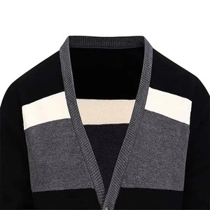Pulls pour hommes de qualité supérieure, fabriqués sur mesure, couleur contrastée, prix bas, col en V, fermeture à boutons, cardigans d'hiver pour hommes - Product Image 4
