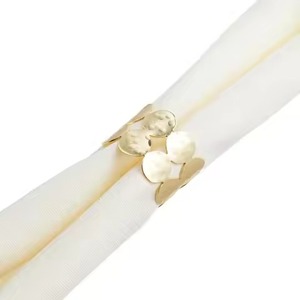 Anneau de serviette en métal de qualité supérieure, porte-serviettes décoratif pour table à manger, restaurant, hôtel, mariage, banquet et événements - Product Image 1