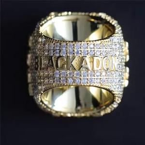Bague Hip Hop en Argent Sterling 925 avec Moissanite, Bijou Unisexe Moderne et Tendance avec Détail Pierre Scintillante pour le Quotidien et les Fêtes - Product Image 2