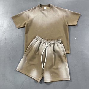 Ensemble T-shirt et short pour homme en coton 100% éco-responsable, effet délavé, streetwear de luxe américain, tenue de mode estivale haut de gamme - Product Image 4