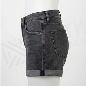 Shorts de Mezclilla Premium para Mujer, Diseño Desgastado y Roto, Estilo Boyfriend, con Logotipo en la Cintura - Product Image 3