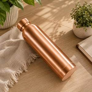 Vase à eau artisanal en cuivre pur avec surface en nid d'abeille gaufrée et couvercle métallique pour la maison et le bureau - Product Image 4