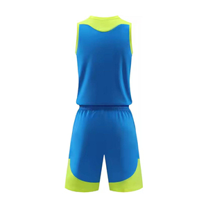 Uniforme de basket-ball pour hommes de qualité supérieure - Couleurs et logos personnalisés, manches courtes, séchage rapide et respirant - Product Image 3