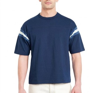 T-shirt décontracté à rayures bleu marine pour homme, col rond, manches courtes, en coton doux, confortable pour le quotidien, style tendance, vente en gros - Product Image 4