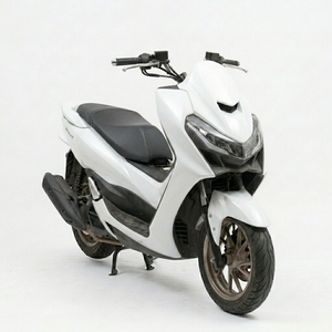 <b>Second</b> <b>Hand</b> Motor Scooter Japanese Made Inspected Roadworthy Free Mirror Tyre Price Negotiable - Product Image 1