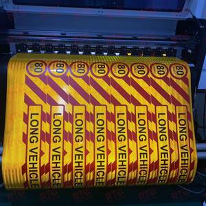 Diseño personalizado Tanzania vehículo reflejan pegatina amarillo rojo tiras Chevron reflectores placa camión signos hoja de vinilo reflectante - Product Image 3