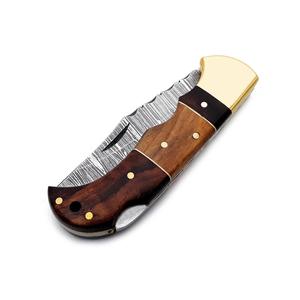 Couteau pliant en acier Damas avec verrouillage arrière, manche en bois, embout en laiton et étui – Couteau de poche EDC pour camping et chasse OEM/ODM - Product Image 4