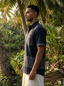 Camisa de Manga Corta de Algodón con Estampado Artesanal para Hombre, Blanca e Índigo con Estampado Dabu, Prenda Casual de Verano con Cuello y Botones - Product Image 6