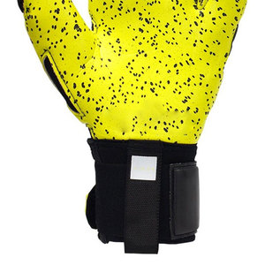 Gants de gardien de but hybrides personnalisés, gants de football professionnels avec paume en latex pour une meilleure adhérence, pour les entraînements et les matchs de football de niveau avancé - Product Image 5