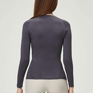 Haut de sport durable pour femme, haut de compression très extensible, couche de base pour l'exercice, la course, la gym et les sports de plein air - Product Image 4