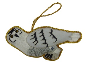 Adornos Navideños Cuadrados de Lujo Hechos a Mano con Cuentas de Algodón, Bordado a Mano con Zari Dabca, Diseño de Búho Nevado - Product Image 1