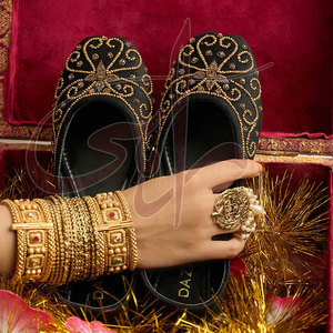 Calzado Elegante Personalizable de Alta Calidad para Mujer, Khussa, Antideslizante e Impermeable, Precio Bajo al por Mayor - Product Image 3