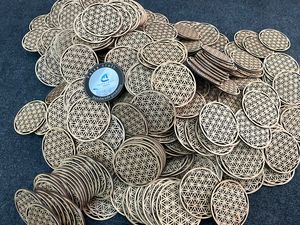 Sous-verres en bois MDF découpés au laser sur mesure, ronds, 4x4 pouces, 4 mm d'épaisseur, écologiques, faits à la main, design classique - Product Image 2