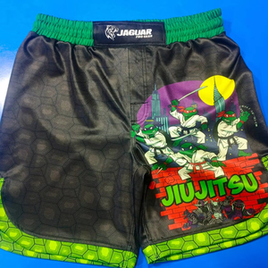 Shorts de Muay Thai sur mesure, confortables, flexibles et parfaits pour l'entraînement et le fitness. - Product Image 1