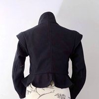 Doublet en laine noire avec garnitures noires assorties, tuniques pour hommes de style historique pour bagpipeurs et tambouriniers