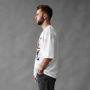 T-shirt décontracté imprimé à col en V pour homme, manches courtes, 100 % coton, coupe ample, impression personnalisée sur le devant, style streetwear - Product Image 5