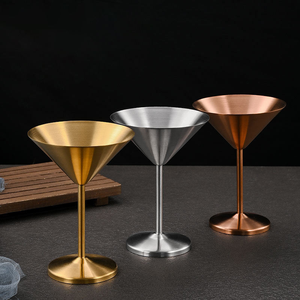 Copa de Martini de Acero Inoxidable 304 con Logotipo Personalizado, Taza de Vino Metálica en Forma de V, Portátil, Ecológica y Duradera para Uso en Hoteles y Bares - Product Image 5