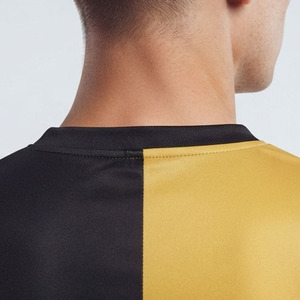 Maillot de football pour homme 100% polyester à col en V, streetwear personnalisé, maillot de football tendance, maillot de football personnalisé sublimé, t-shirt de football pour homme - Product Image 5