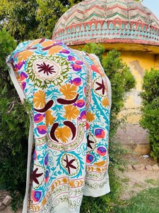 Colcha Suzani Bordada a Mano, Colcha Kantha Vintage - Product Image 2
