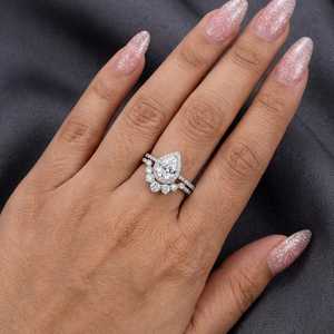 Anillo de Boda de Oro Blanco de 14K con Diamante Cultivado en Laboratorio de 2.01CT, Corte Pera, Estilo Étnico, Banda Curva, Certificado IGI, SPARKLING SPLENDOR, Regalo - Product Image 1
