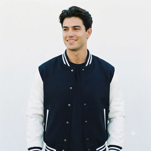 Veste universitaire pour homme, manches en PU crème, logo brodé au dos, col rabattable, fermeture éclair, style preppy, à porter en automne et en hiver - Product Image 2