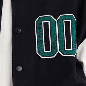 Blouson universitaire noir et blanc pour homme, broderie lettre 00 sur le devant, col rabattu, simple boutonnage, style décontracté - Product Image 6