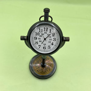 Reloj de Escritorio Decorativo Circular Náutico de Latón Antiguo, Metal Vintage - Product Image 1