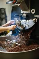 Café tostado medio oscuro Robusta, café Arábica vietnamita en polvo, bolsa de sabor neutro, precio al por mayor, MOQ bajo para Espresso Latte