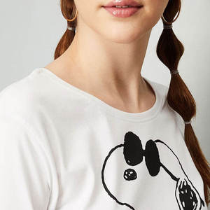 Camiseta Corta Ecológica para Mujer con Bloques de Color y Diseño Gráfico, Colores Personalizables, Estilo Casual para Primavera - Product Image 5