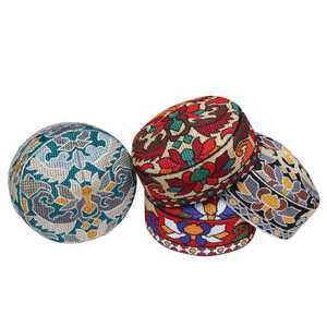 Chapeaux hauts classiques avec détails brodés numériquement, Kufi traditionnel du Tadjikistan, Tubiteika, Iroki, calotte. - Product Image 1