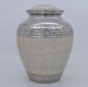 Urnas Metálicas Modernas de Aluminio de Lujo, Diseño Rectangular, Capacidad de 4-5L, Hechas a Mano, Decorativas, para Almacenamiento Conmemorativo Familiar - Product Image 6