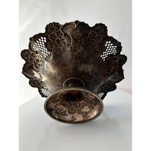 Cuenco para servir de metal bronce con un tono dorado que eleva instantáneamente el estilo de tu cocina, increíblemente elaborado por ARTISTIQUE. - Product Image 3