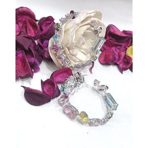 Magnifiques boucles d'oreilles pendantes en laiton plaqué argent avec pierres en zircon pour femmes, tendance pour les soirées - Product Image 1