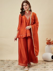 Ensemble Kurti et Palazzo en Soie Vichitra Traditionnelle Élégante avec Broderie à Sequins Lourds, Séchage Rapide et Extensible pour Femme - Product Image 4