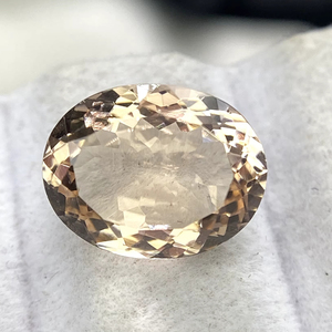 Pierre naturelle certifiée Morganite de forme ovale avec une couleur et un lustre excellents, Beryl naturel de 4,51 carats, nette à la loupe - Product Image 1