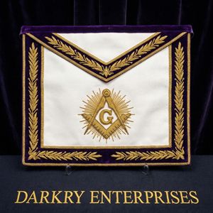 Delantal Masónico Personalizado Hecho a Mano con Bordado de Hilo de Terciopelo Verde y Estrella Dorada, Regalia Premium para Antiguo Maestro Masón, Bordado Artesanal - Product Image 5